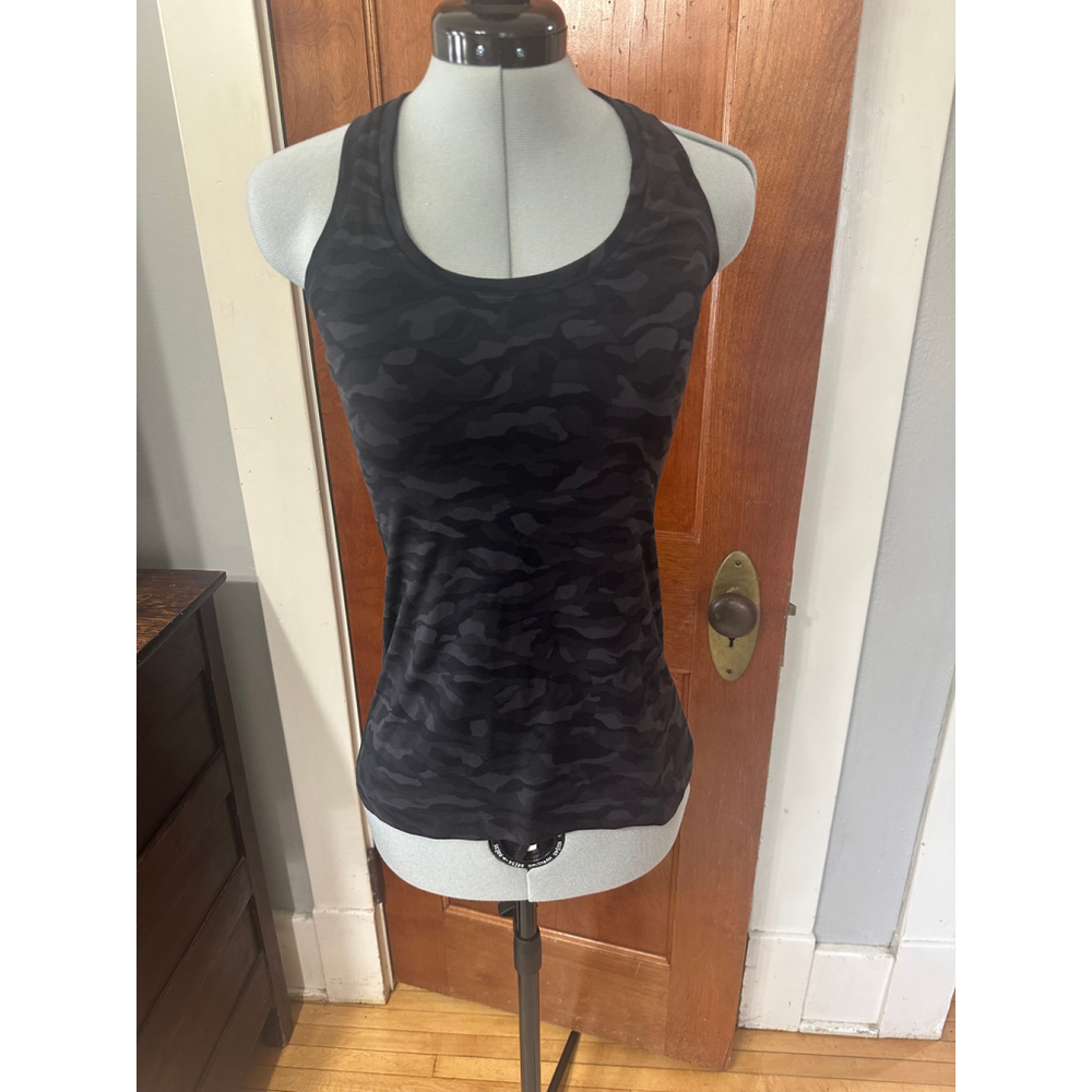 Lululemon Black Camo Racerback Tank – Size M (Approx. 8-10) – EUC